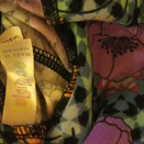 Lularoe Tc floral - Picture 2 of 2